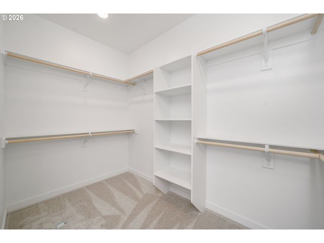 2329 E WOLFPACK St, La Center, WA 98629