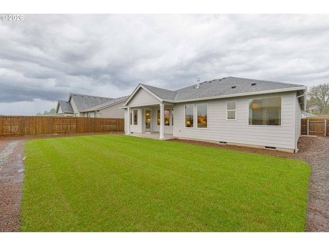 2329 E WOLFPACK St, La Center, WA 98629