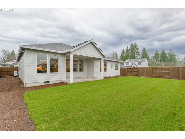 2329 E WOLFPACK St, La Center, WA 98629