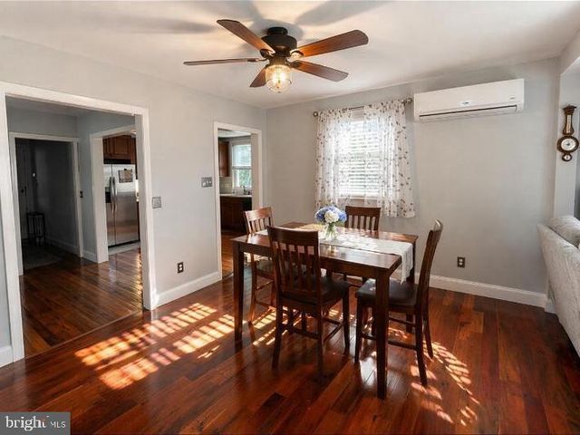 2047 WALNUT ST, Holmes, PA 19043