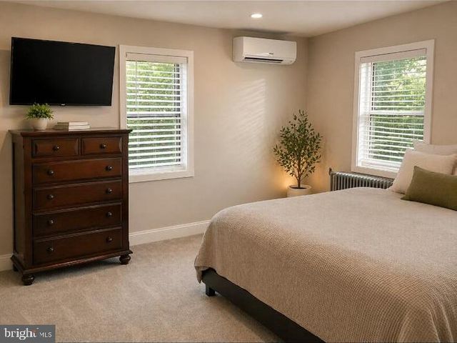 2047 WALNUT ST, Holmes, PA 19043