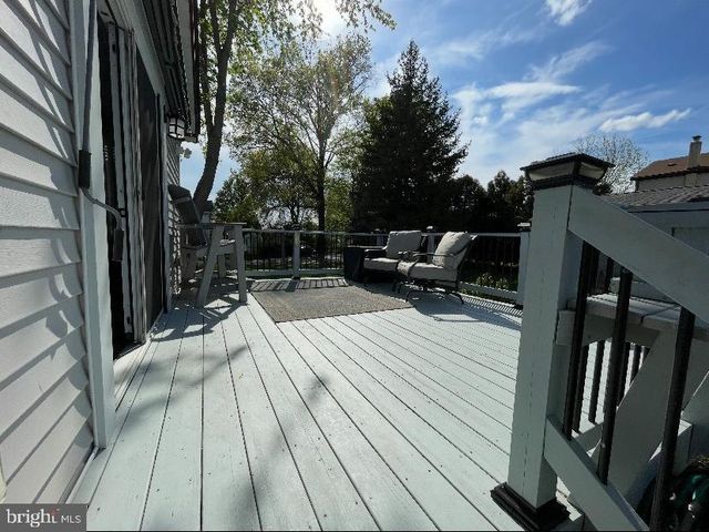 2047 WALNUT ST, Holmes, PA 19043