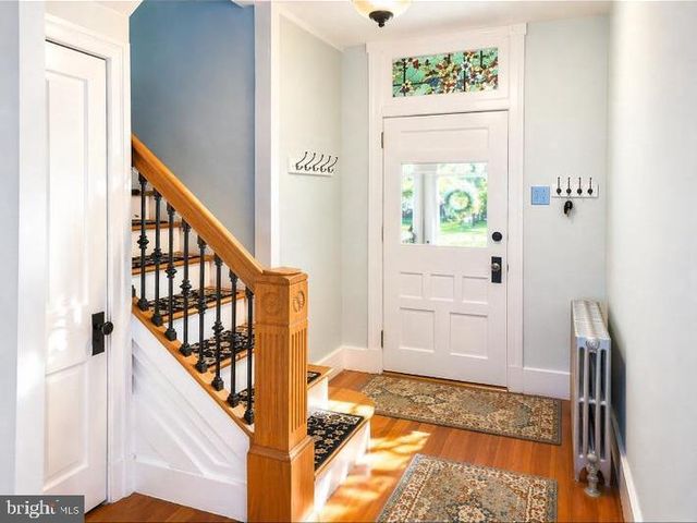 2047 WALNUT ST, Holmes, PA 19043