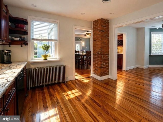 2047 WALNUT ST, Holmes, PA 19043