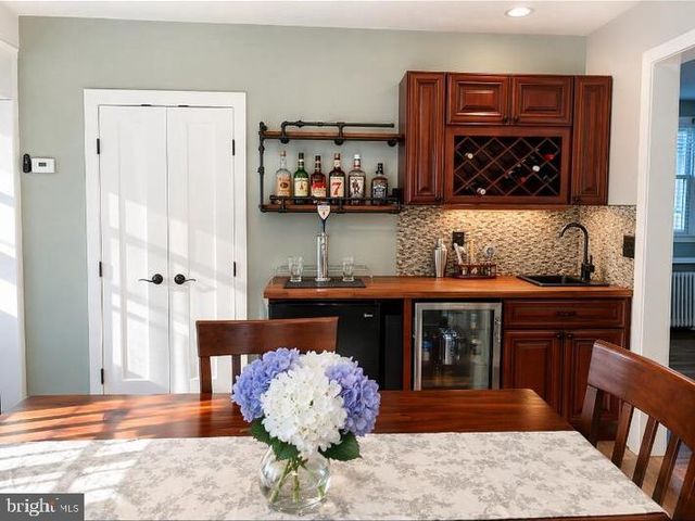 2047 WALNUT ST, Holmes, PA 19043