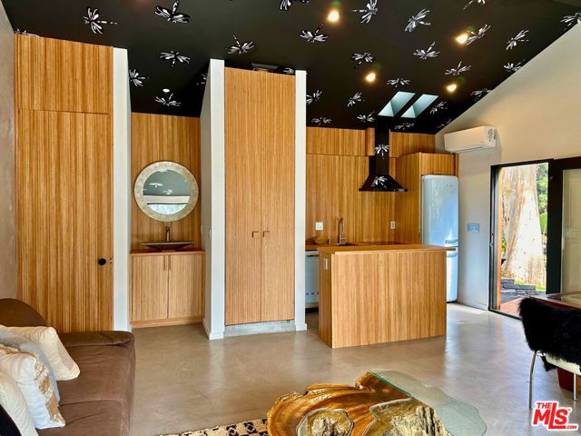 1509 Amalfi Drive, Pacific Palisades (los Angeles), CA 90272