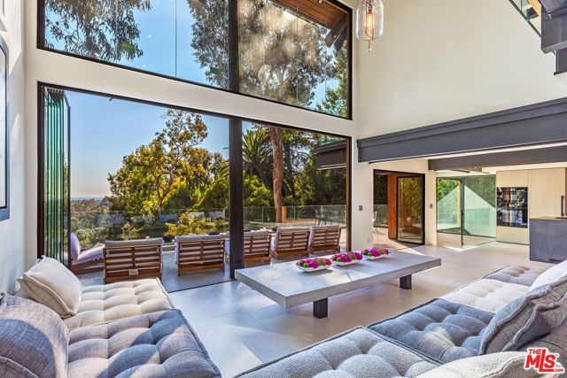 1509 Amalfi Drive, Pacific Palisades (los Angeles), CA 90272