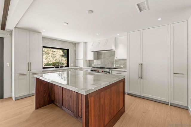 2260 Calle Tiara, La Jolla, CA 92037
