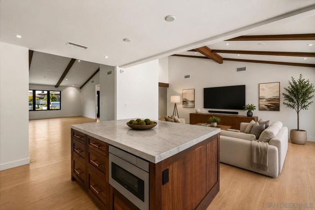 2260 Calle Tiara, La Jolla, CA 92037