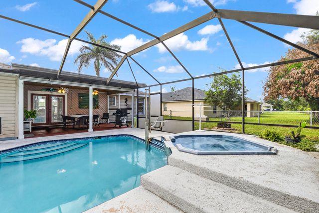 2081 SE SOUTH BUTTONWOOD Drive, Port St. Lucie, Port St Lucie, FL 34952