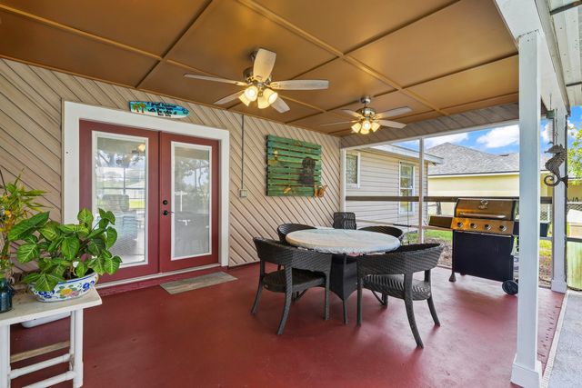 2081 SE SOUTH BUTTONWOOD Drive, Port St. Lucie, Port St Lucie, FL 34952