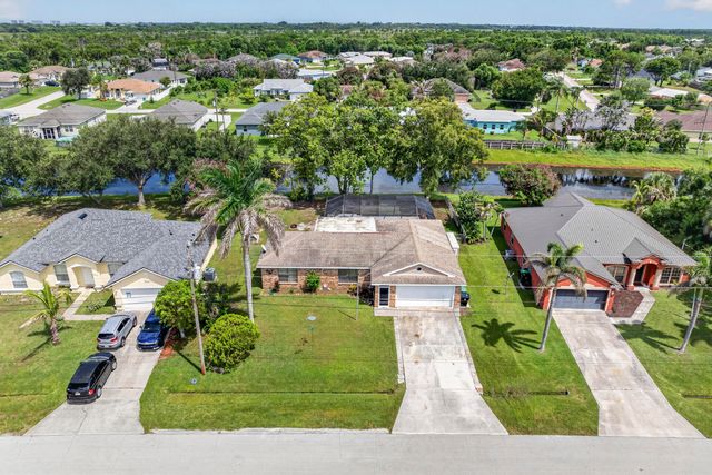 2081 SE SOUTH BUTTONWOOD Drive, Port St. Lucie, Port St Lucie, FL 34952