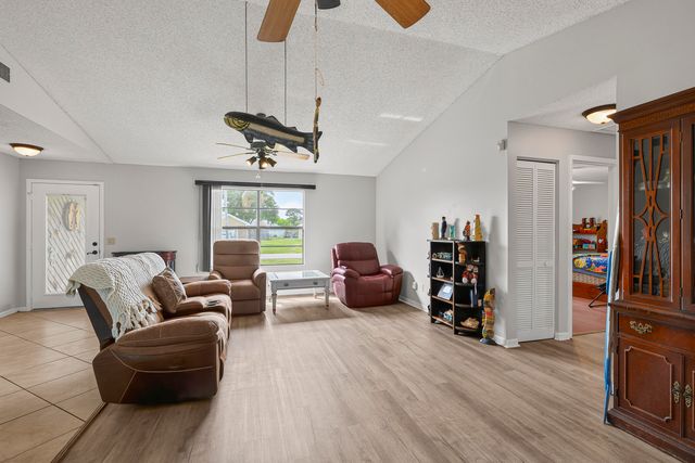 2081 SE SOUTH BUTTONWOOD Drive, Port St. Lucie, Port St Lucie, FL 34952