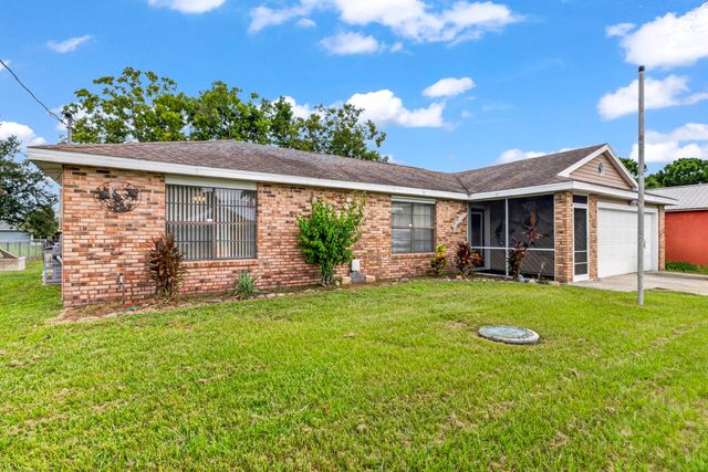 2081 SE SOUTH BUTTONWOOD Drive, Port St. Lucie, Port St Lucie, FL 34952