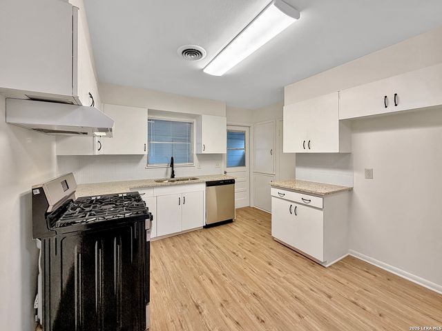 1127 Olney, San Antonio, TX 78218