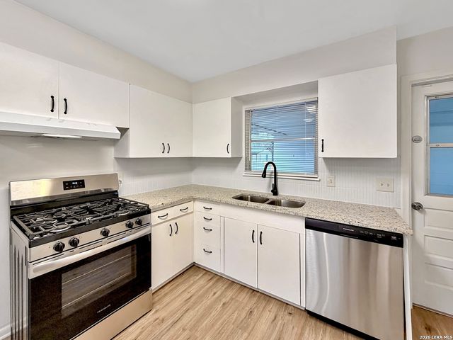 1127 Olney, San Antonio, TX 78218