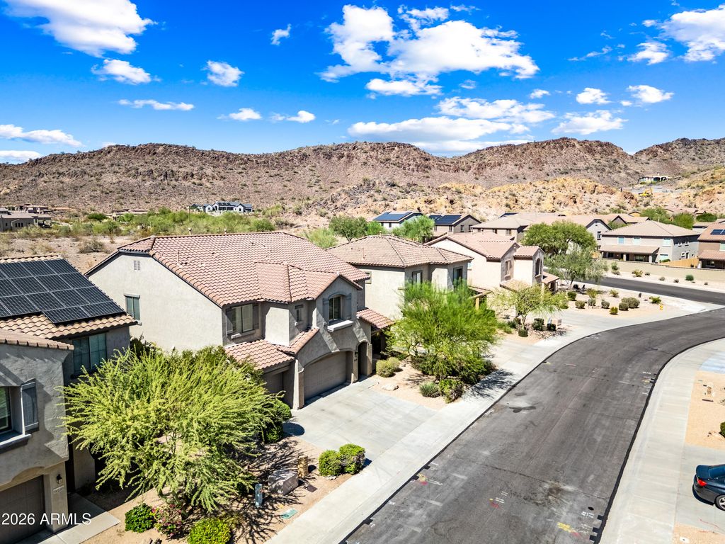 9114 W WHITE FEATHER Lane, Peoria, AZ 85383 — photo 2