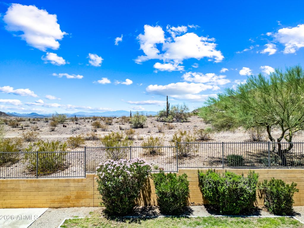 9114 W WHITE FEATHER Lane, Peoria, AZ 85383 — photo 5