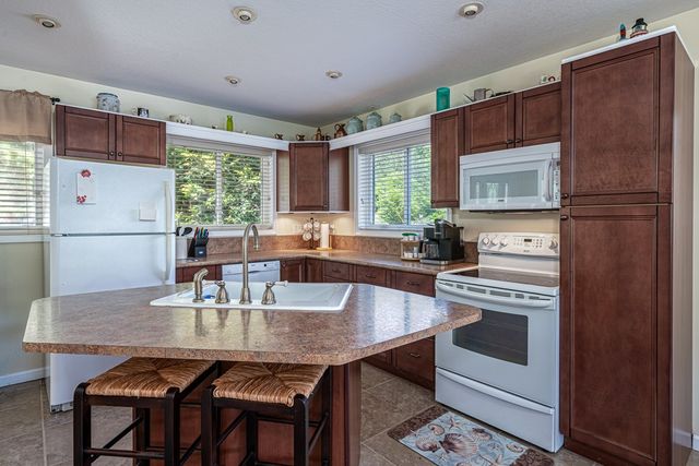 327 Chatuge Village Circle, Hayesville, NC 28904