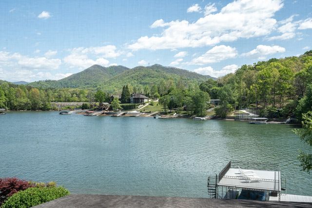 327 Chatuge Village Circle, Hayesville, NC 28904