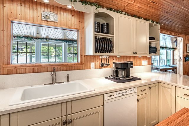 327 Chatuge Village Circle, Hayesville, NC 28904