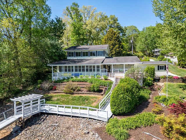327 Chatuge Village Circle, Hayesville, NC 28904