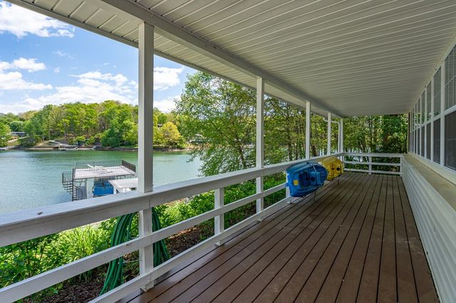 327 Chatuge Village Circle, Hayesville, NC 28904