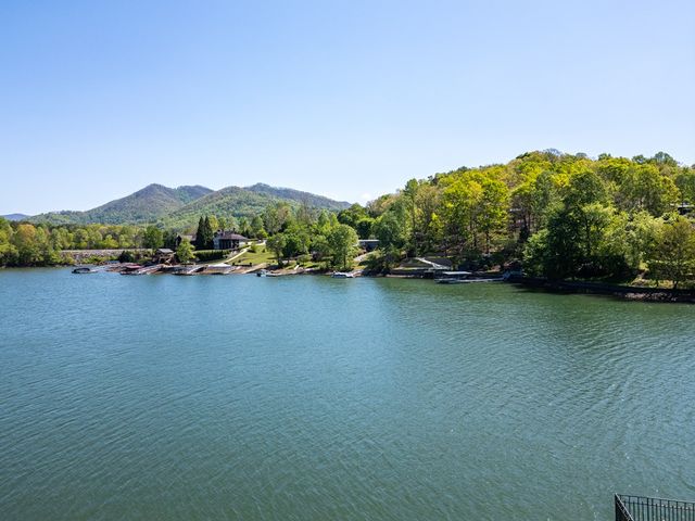 327 Chatuge Village Circle, Hayesville, NC 28904