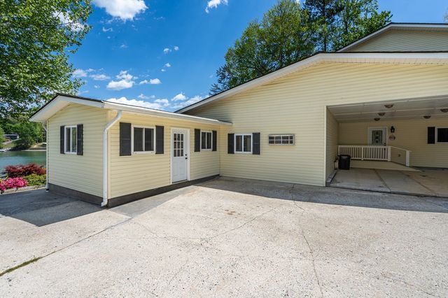 327 Chatuge Village Circle, Hayesville, NC 28904
