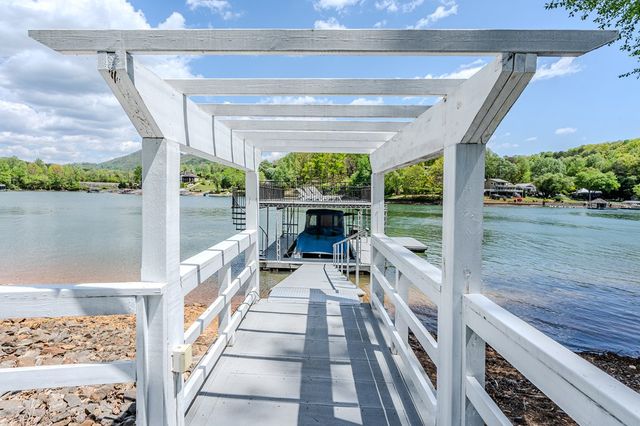 327 Chatuge Village Circle, Hayesville, NC 28904