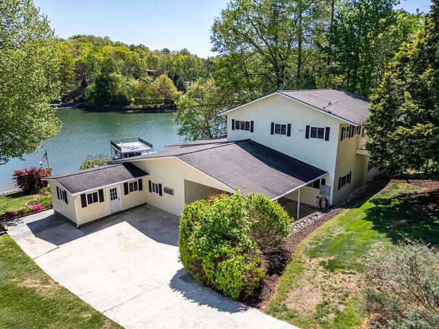327 Chatuge Village Circle, Hayesville, NC 28904