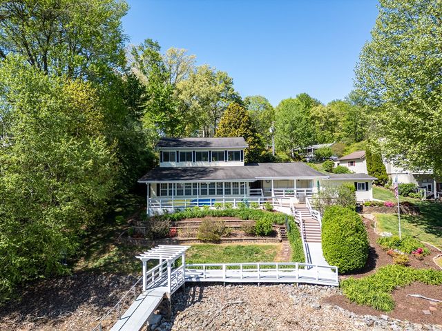 327 Chatuge Village Circle, Hayesville, NC 28904