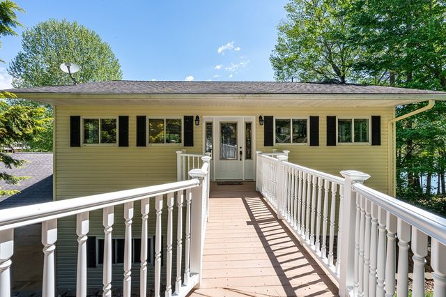 327 Chatuge Village Circle, Hayesville, NC 28904