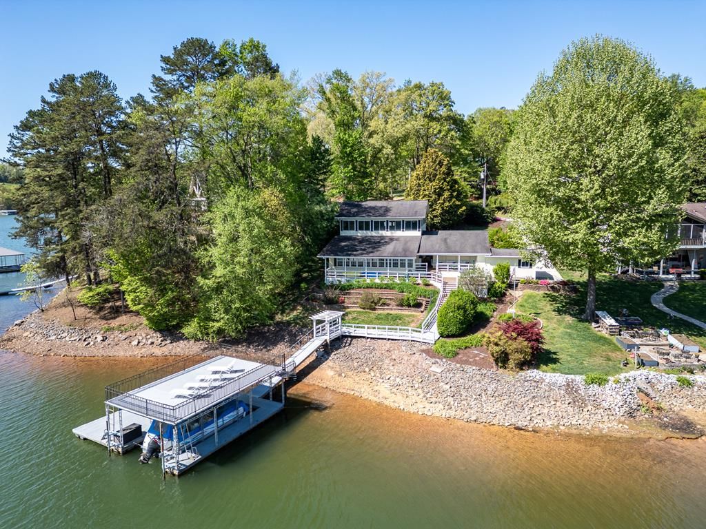 327 Chatuge Village Circle, Hayesville, NC 28904