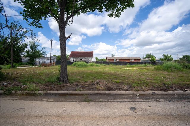 1703 Jensen Drive, Houston, TX 77026