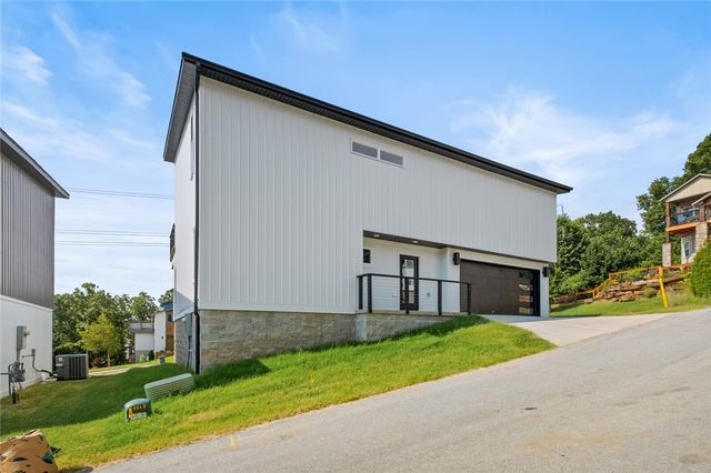 1694 Acacia, Fayetteville, AR 72701