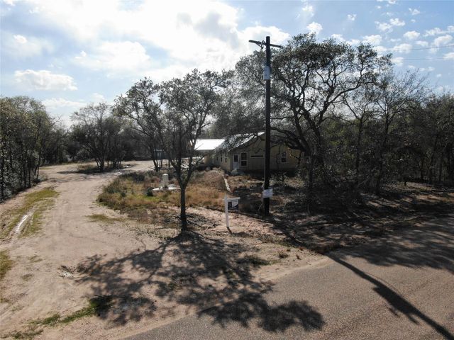 1044 Reeves Road, Garwood, TX 77442