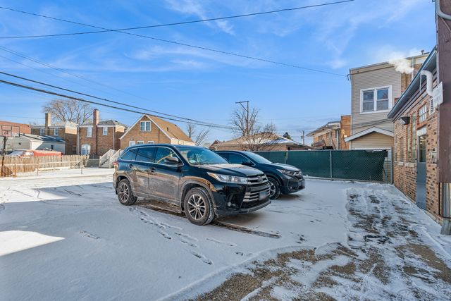 6514 W Higgins Avenue, Chicago, IL 60656