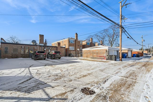 6514 W Higgins Avenue, Chicago, IL 60656