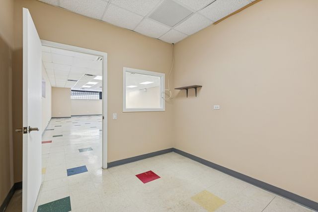 6514 W Higgins Avenue, Chicago, IL 60656