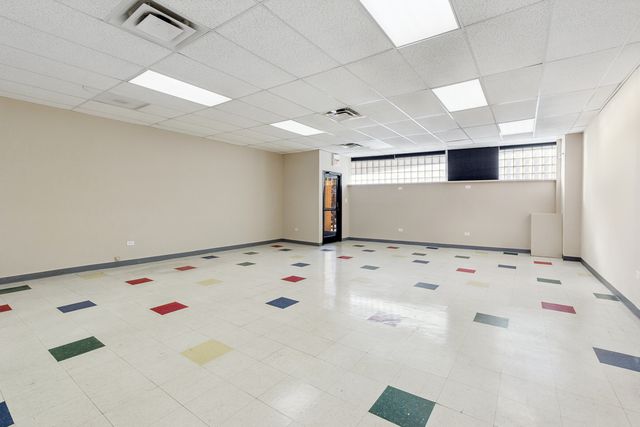 6514 W Higgins Avenue, Chicago, IL 60656