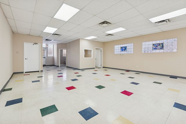 6514 W Higgins Avenue, Chicago, IL 60656