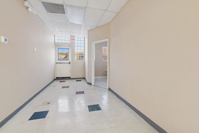 6514 W Higgins Avenue, Chicago, IL 60656