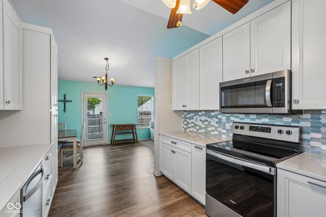 872 Franklin Lakes Boulevard, Franklin, IN 46131