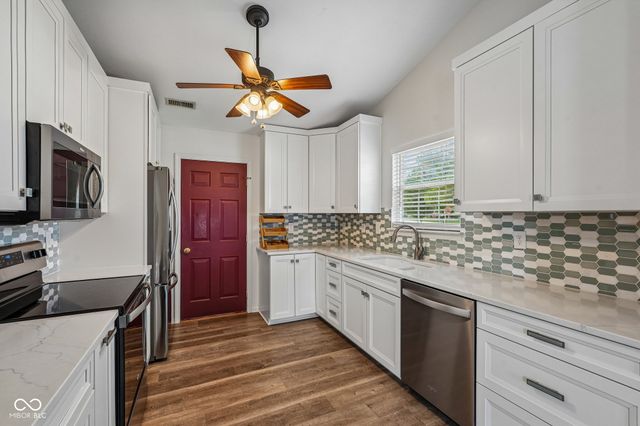 872 Franklin Lakes Boulevard, Franklin, IN 46131