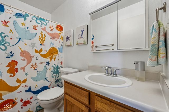 872 Franklin Lakes Boulevard, Franklin, IN 46131