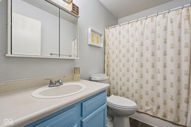 872 Franklin Lakes Boulevard, Franklin, IN 46131