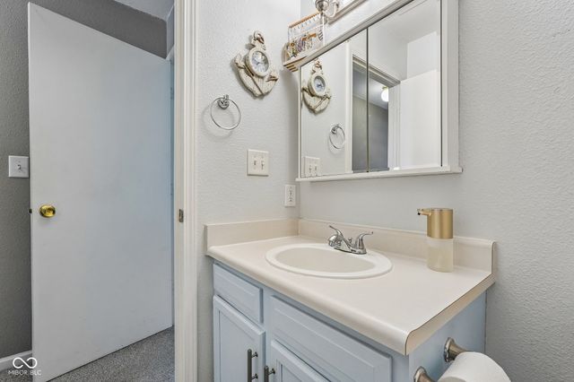 872 Franklin Lakes Boulevard, Franklin, IN 46131