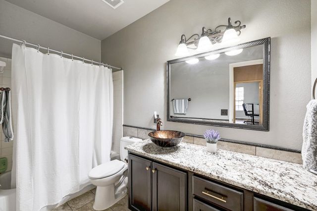 3803 Spyglass CV, Round Rock, TX 78664