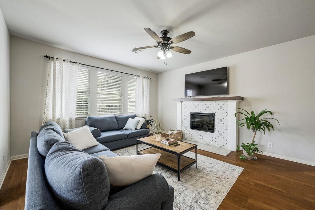 3803 Spyglass CV, Round Rock, TX 78664